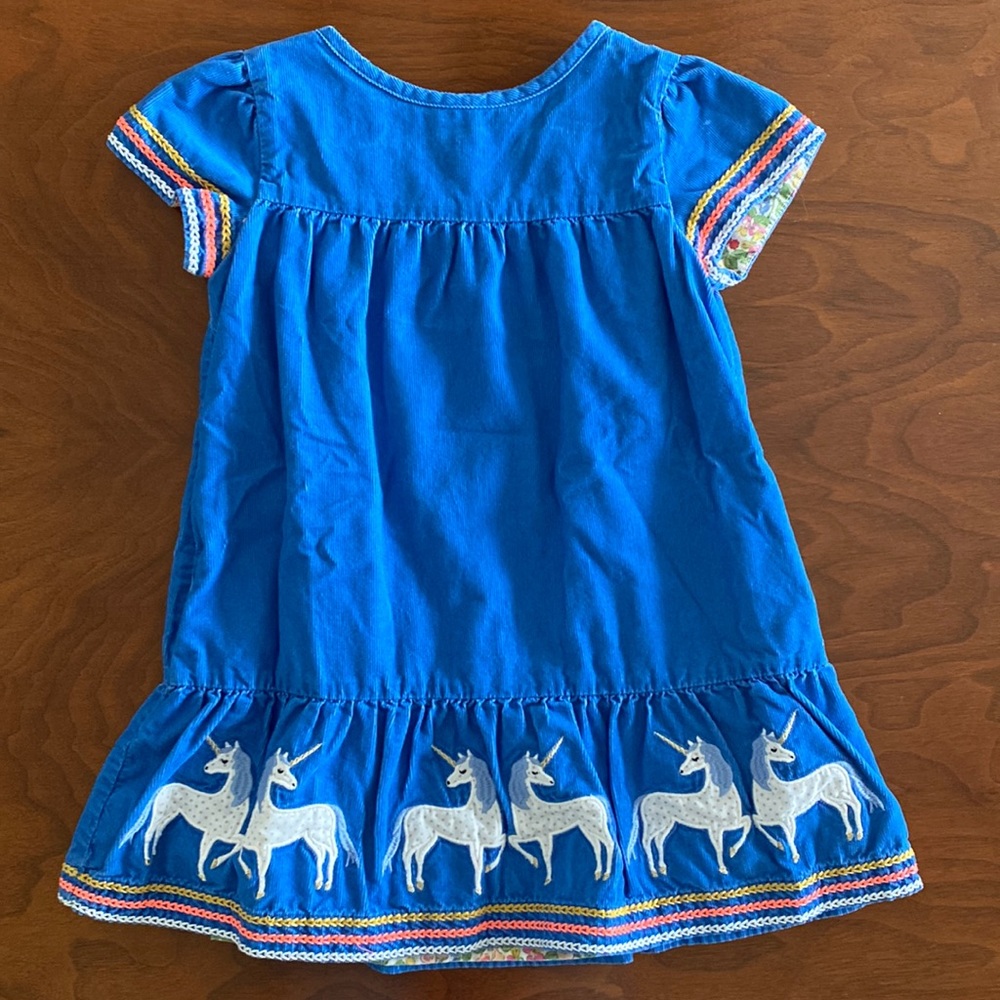 EUC Mini Boden corduroy unicorn appliqué dress. Size 3-4Y.